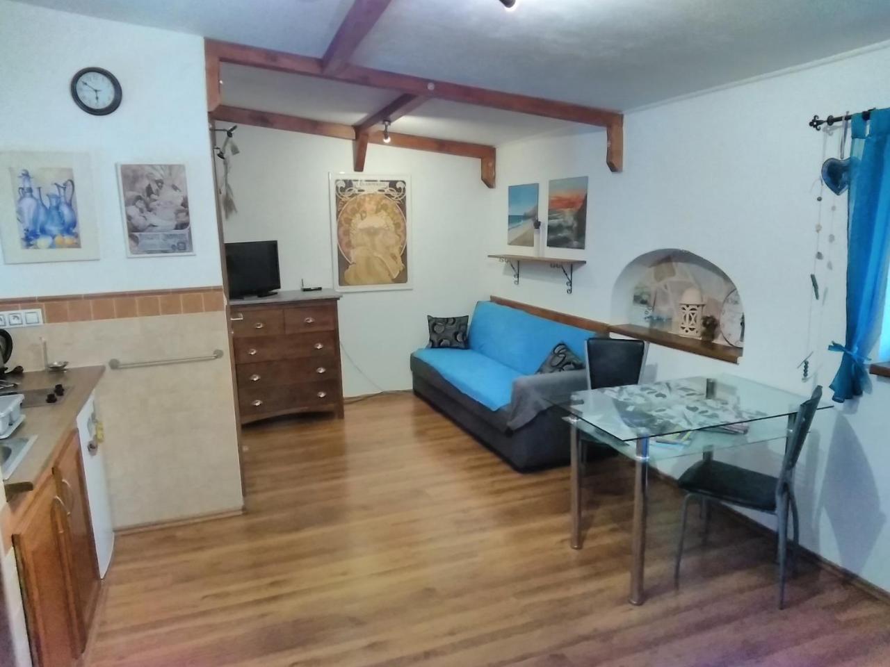 Sophia Cozy Self Catering Apartment Dolni Brezany Exterior photo